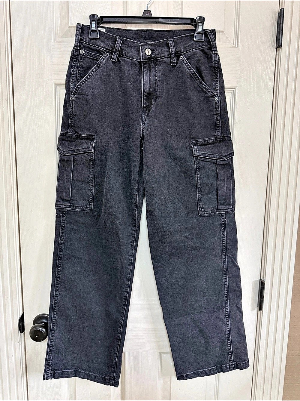 GAP 90s Loose Mid Rise Cargo Pants distressed black Waist 26 /2S